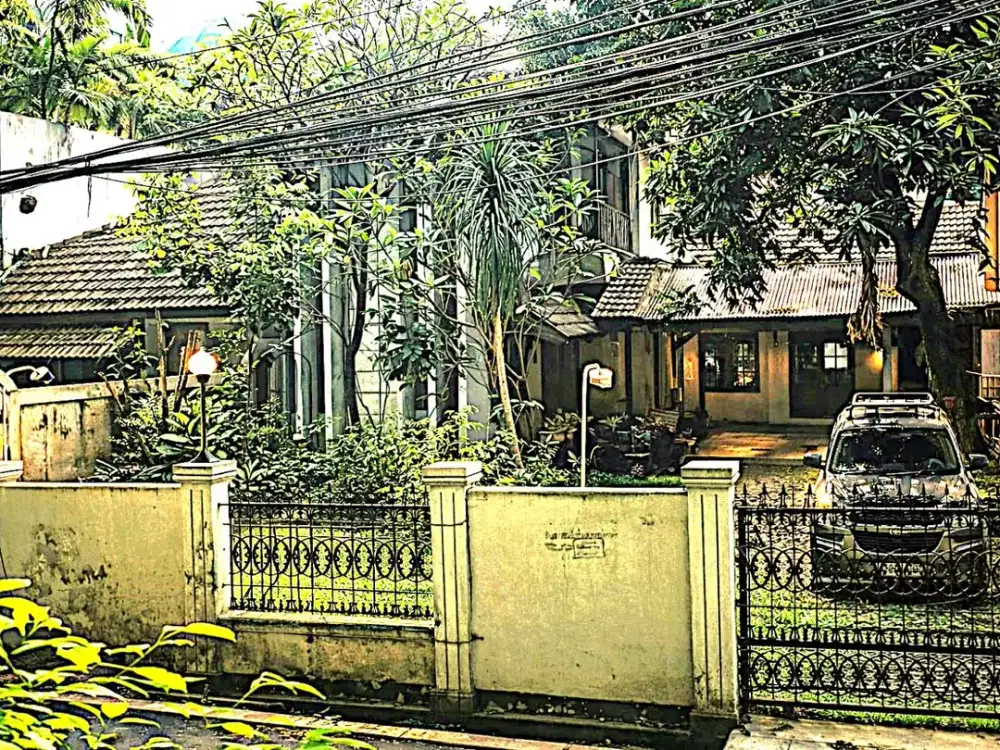Jalan Utama di Area Komersial (Cuma Hitung Tanah) Rumah di Jakasampurna, Bekasi #3
