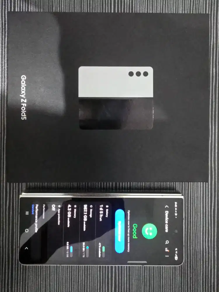 SALE Samsung Fold5 5G 12GB|1TB 
Fullset Sein
Minus Layar dalam blank