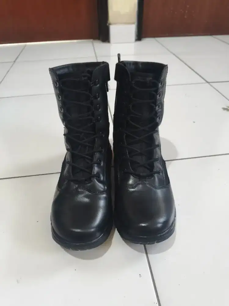 Sepatu PDL Pembagian Polri Size 40. 200k nego tipis