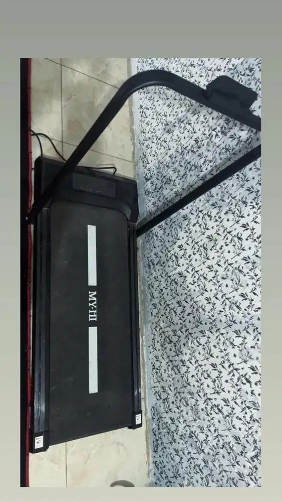 Dijual treadmill jarang dipake masih kaya baru