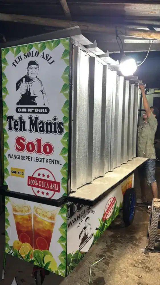 DIBUTUHKAN PENJAGA BOOTH TEH SOLO DAN BUAH POTONG