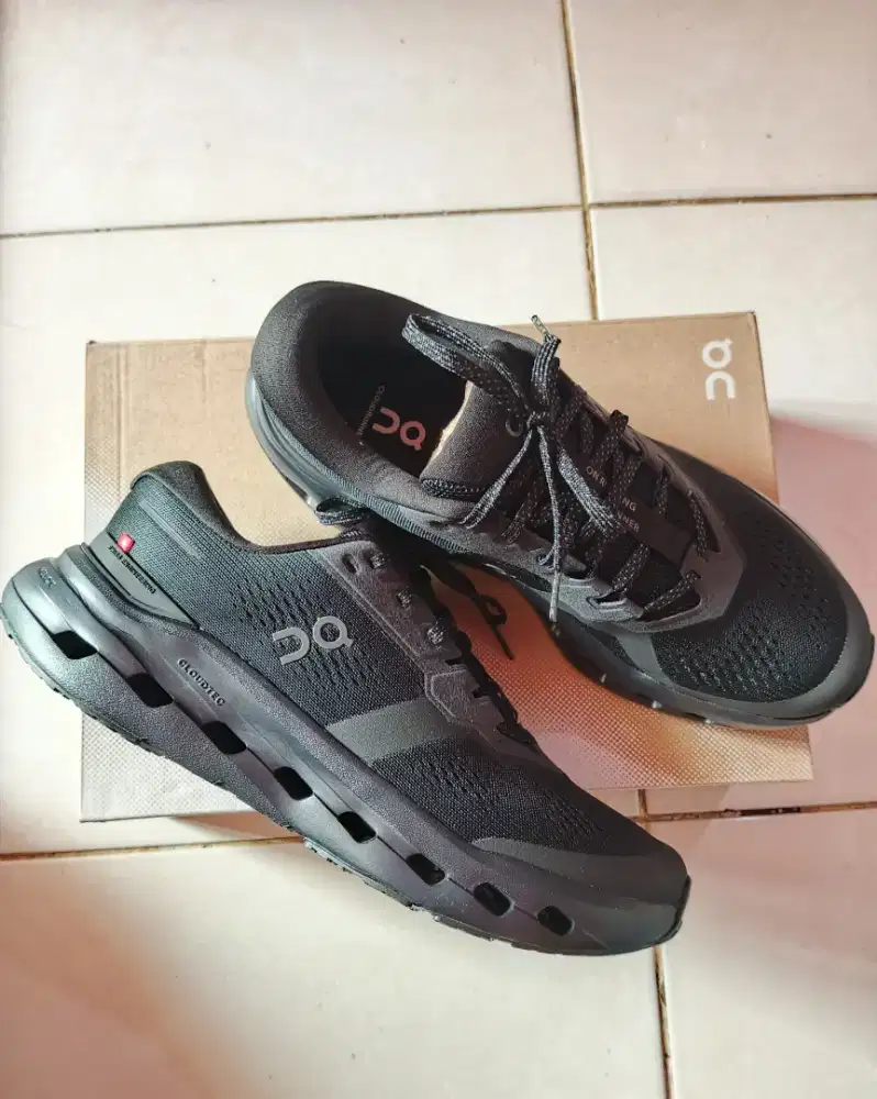 SEPATU ON CLOUD CLOUD RUNNER 3