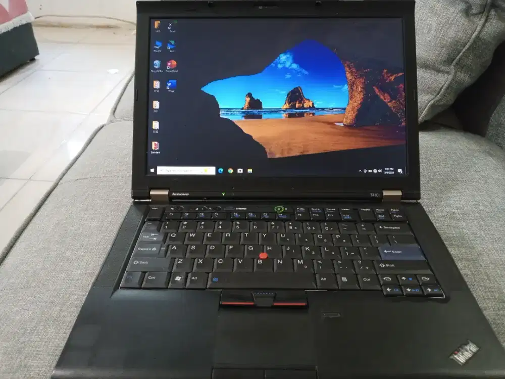 Laptop lenovo t410i i5 ram 8gb ssd 128gb ngebut