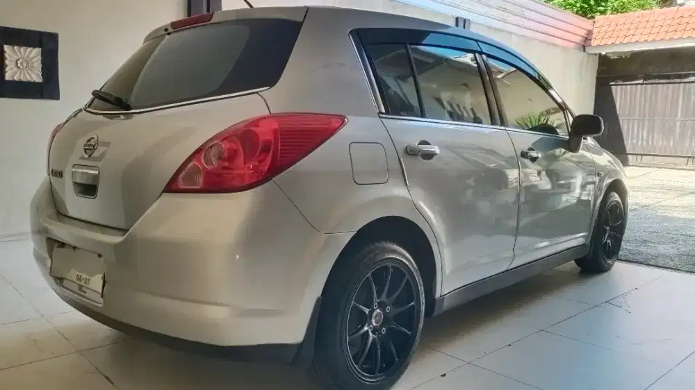 JUAL CEPAT NISSAN LATIO AT