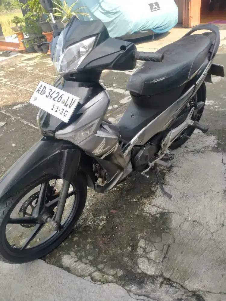 Supra 125 cw 2010 mesin bagus ex orang tua