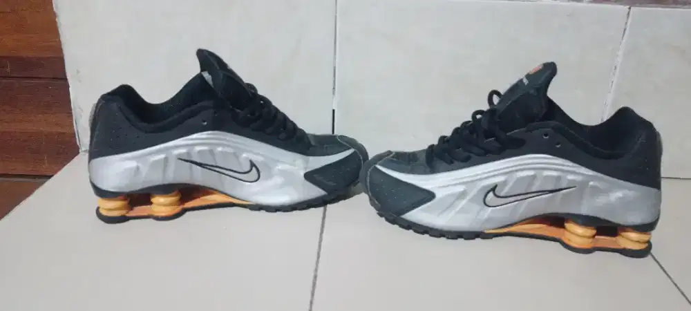 Nike shox r4 original