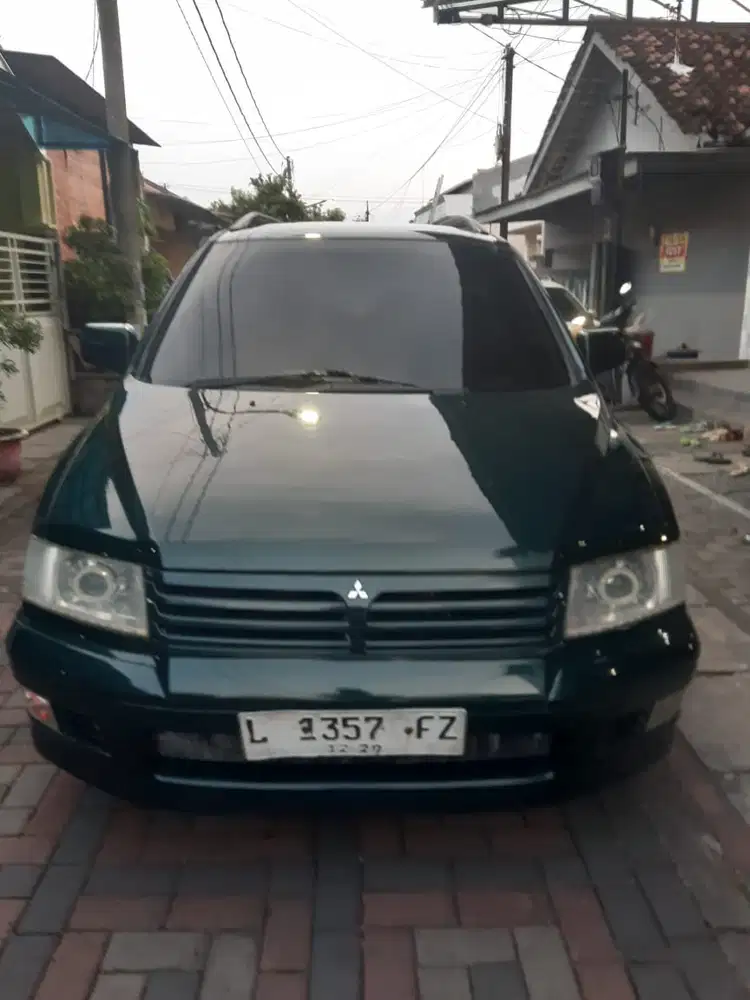 Mitsubishi Chariot Grandis 2000 Bensin