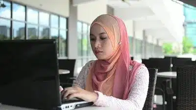 DIBUTUHKAN CUSTOMER SUPPORT/ADMIN WANITA