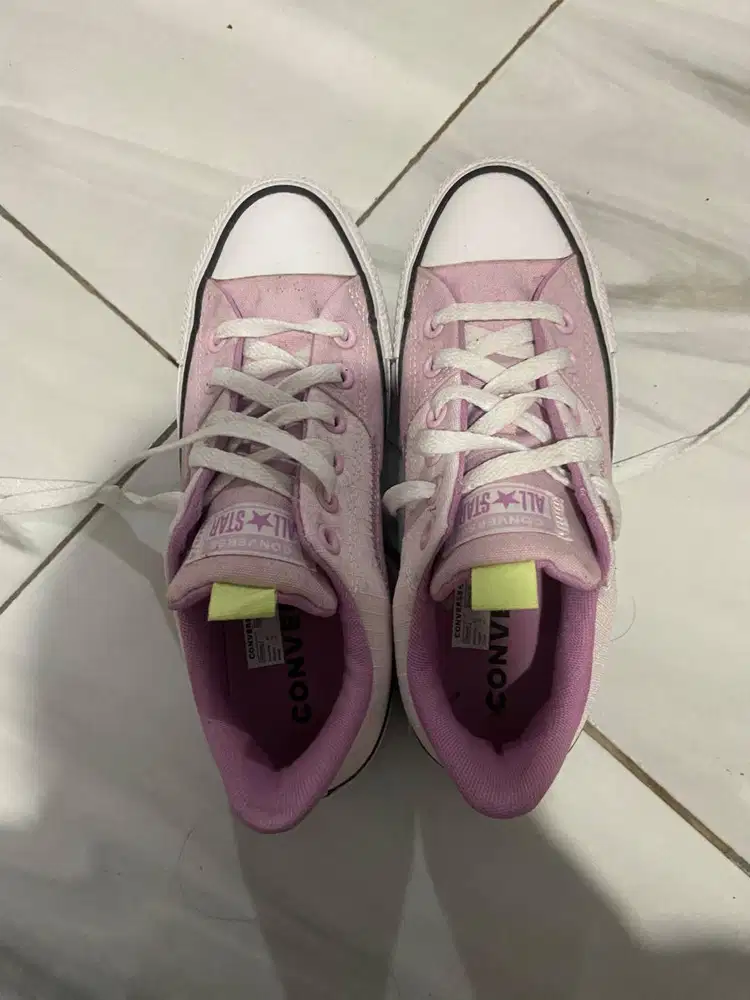 sepatu converse