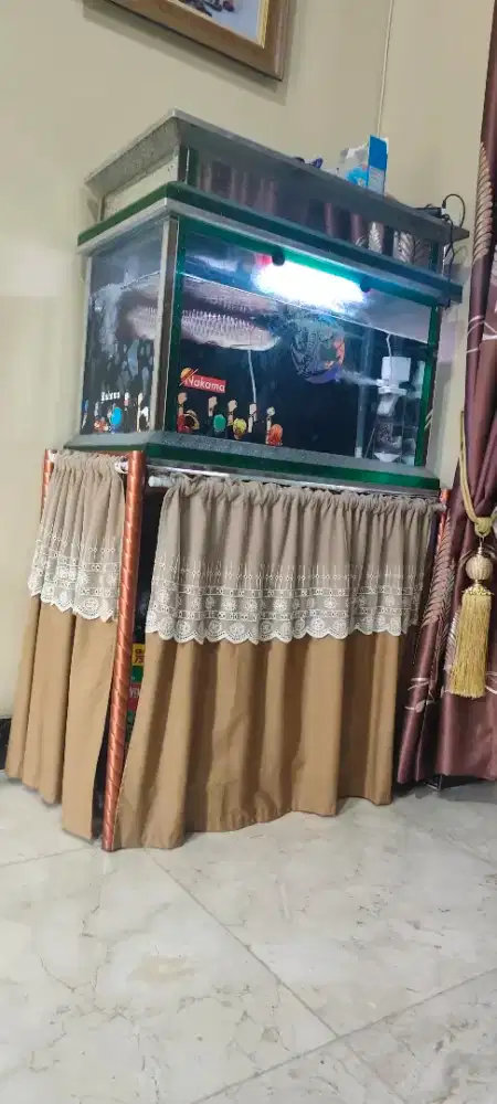 aquarium dan meja Besi nya ..