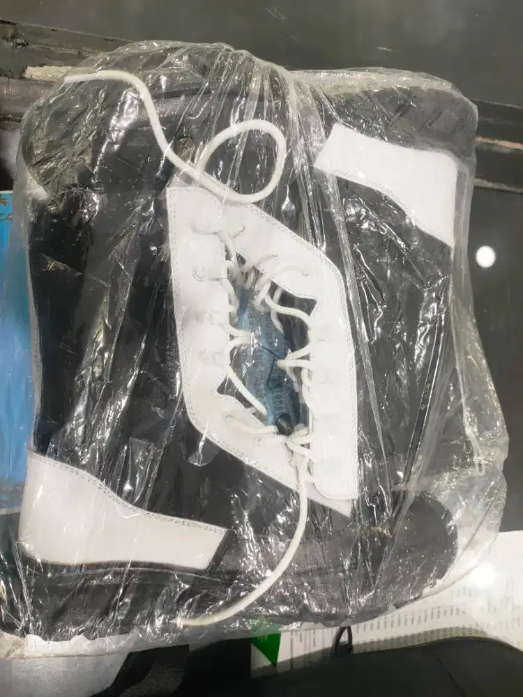 Sepatu PDL provos polri no 40 hrg nego
