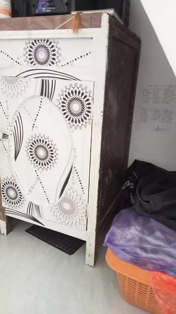 Lemari kuno asli jati