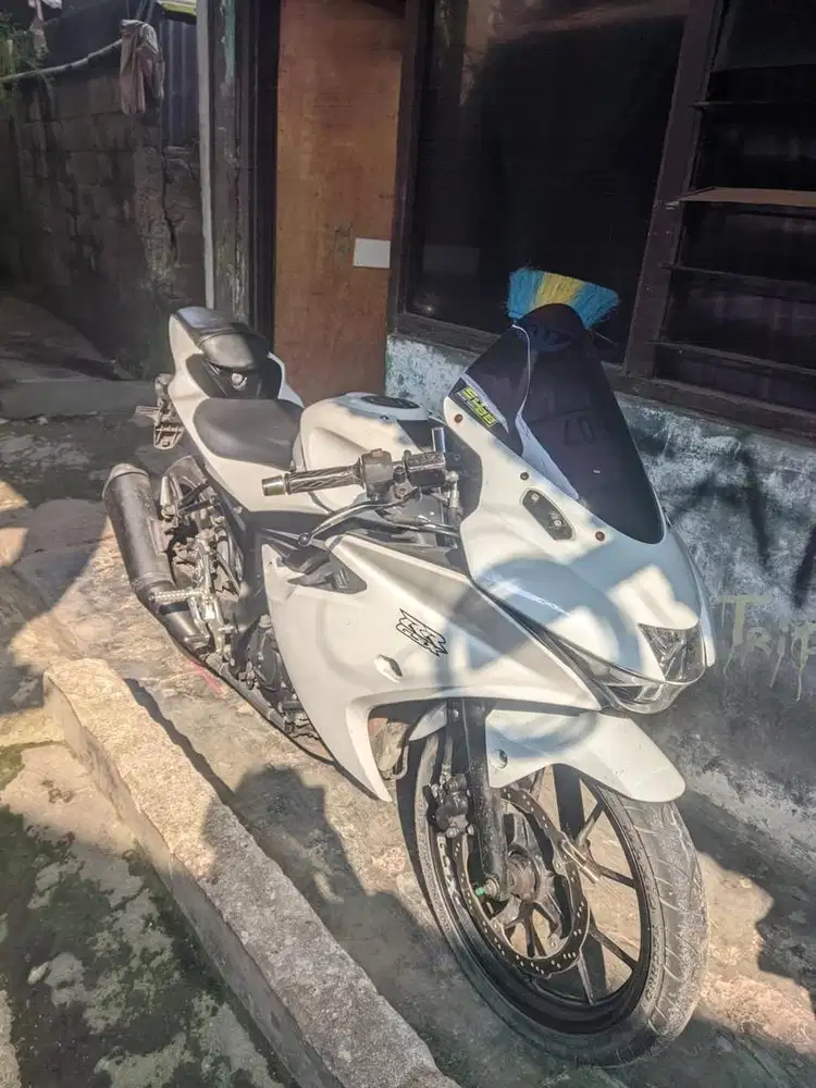 gsx r 150 tahun 2018 putih