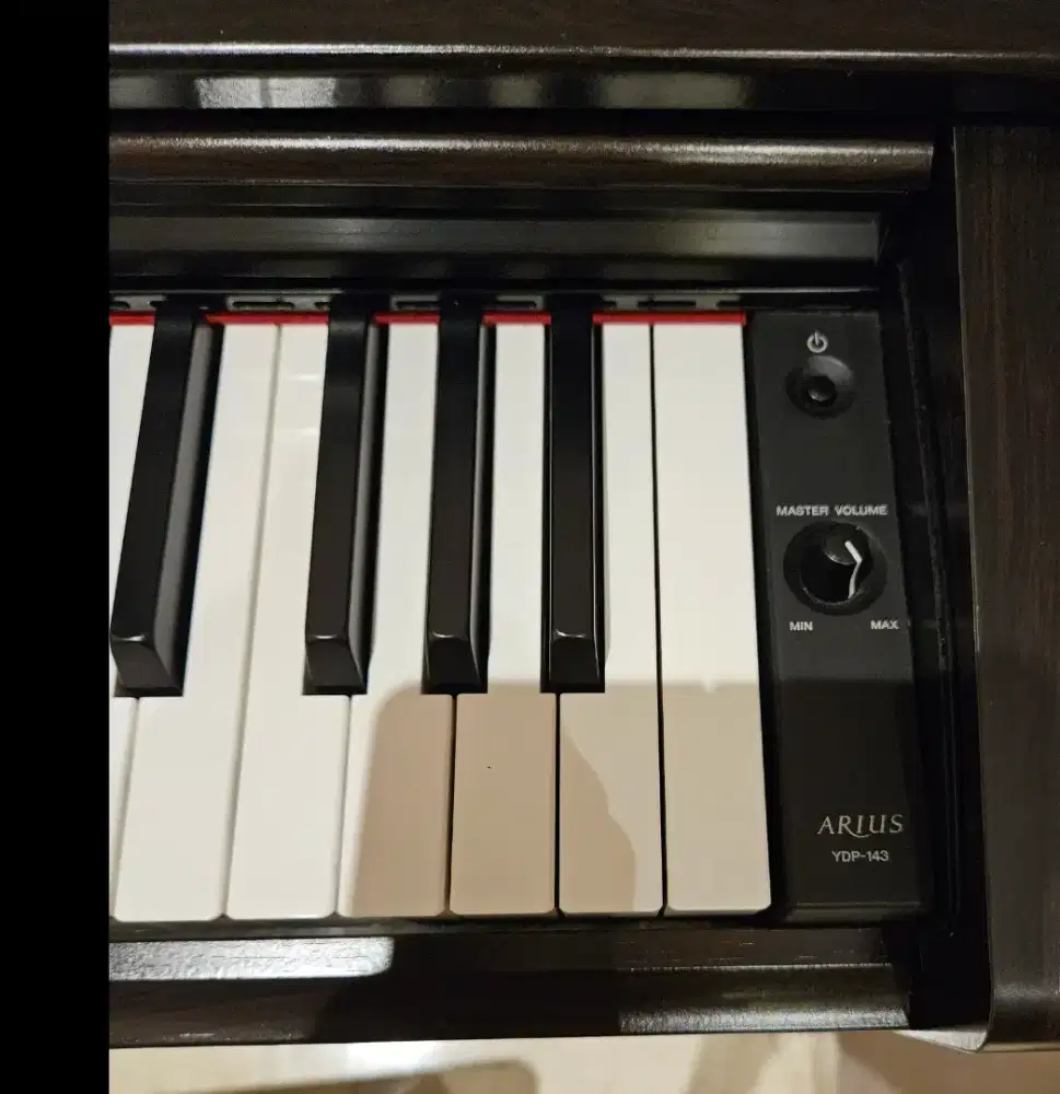 Piano bekas mulus