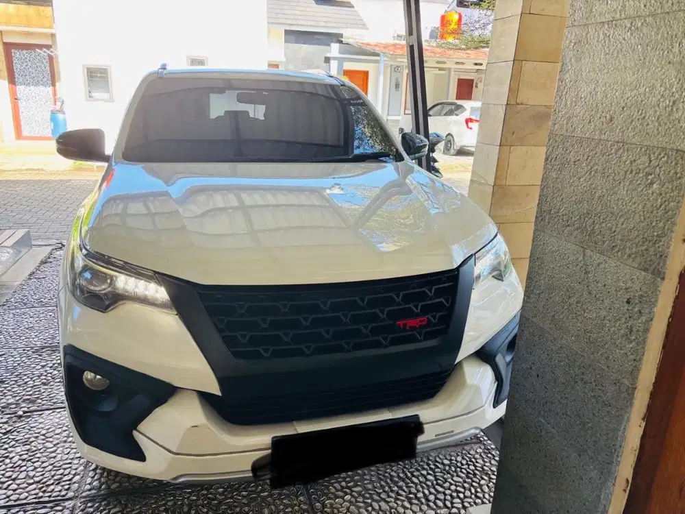 Toyota Fortuner 2018 VRZ TRD Diesel AT, Harga Nego Tipis Service resmi