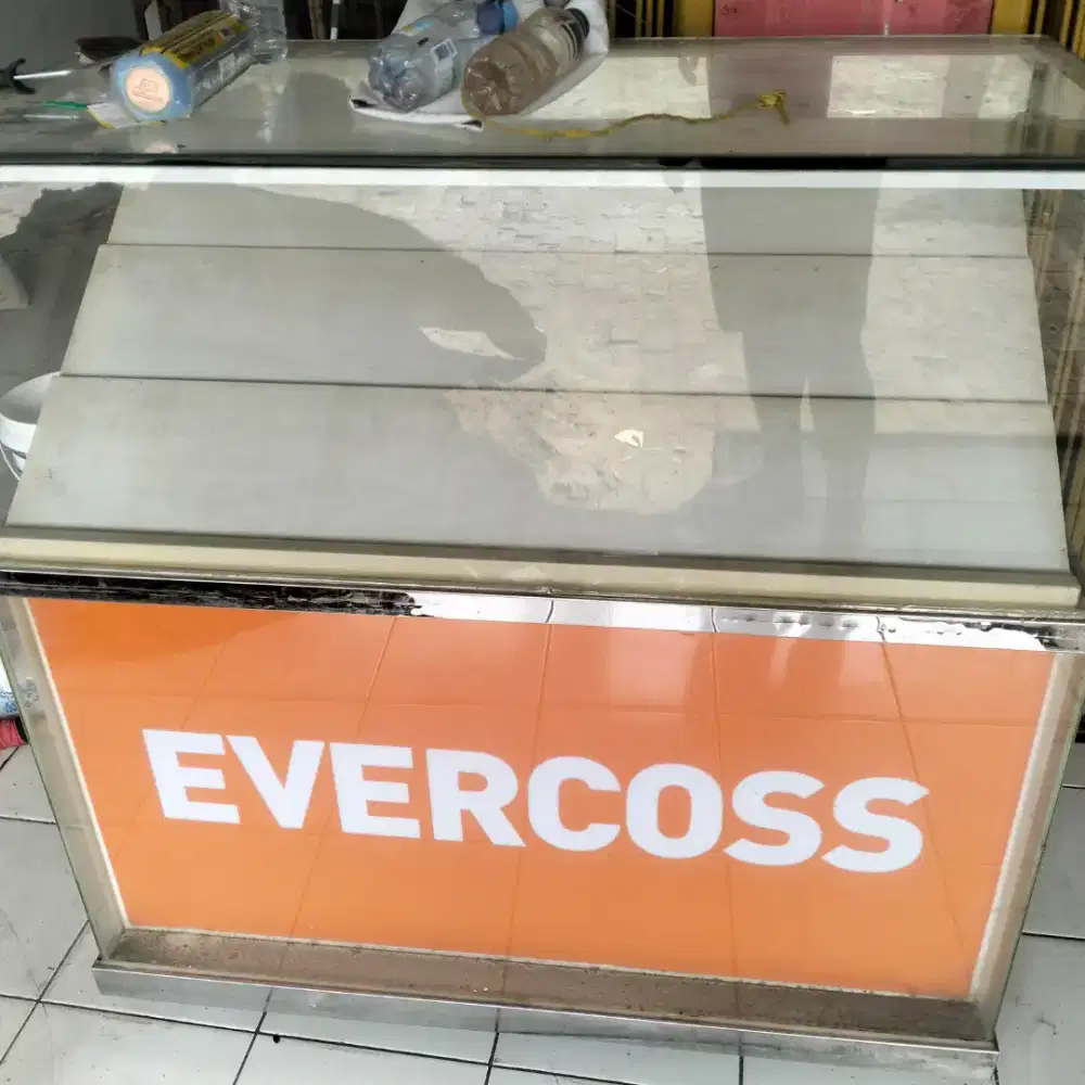 Etalase kaca bekas HP