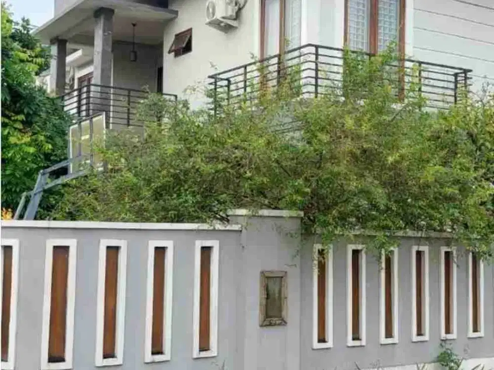 Rumah Luas tingkat dan Strategis di Jl Kesehatan Kel Bintaro Kec Pesanggrahan Jakarta Selatan