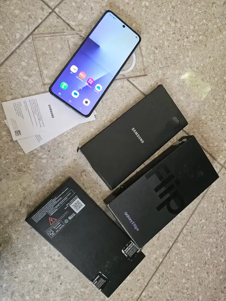 Samsung Galaxy Flip 4 Sein 256gb mulus fullset Ori