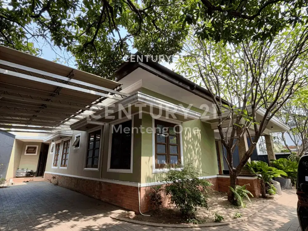 Rumah Asri Minimalis Dengan Halaman Luas Di Menteng