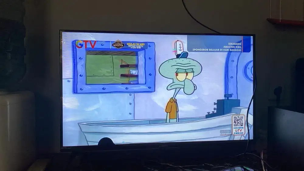 Xiomie 32in goggle tv