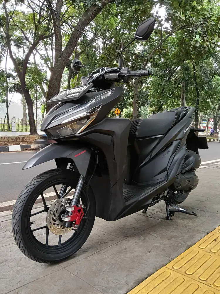 DIJUAL CASH NEW HONDA VARIO 125 ESP CBS THN 2018 PJK IDUP SIAP PAKAI