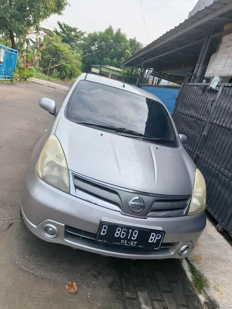 Nissan Grand livina 2012 Bensin