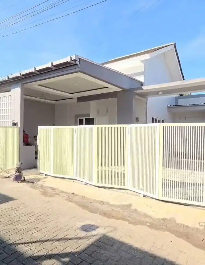Rumah dekat jalan raya jatisari