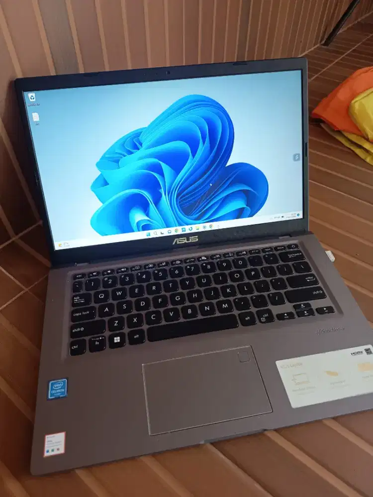 Dijual Asus VivoBook 14 X415MA Mulus RAM 8GB SSD 256GB, BH 86%