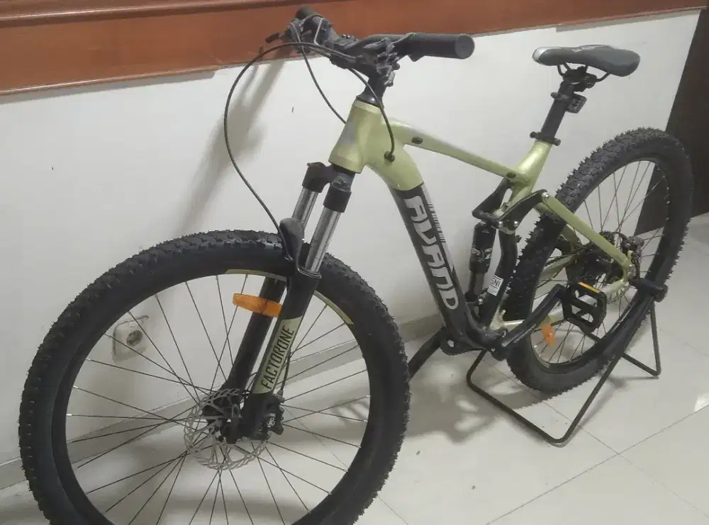 Sepeda gunung MTB merk AVAND