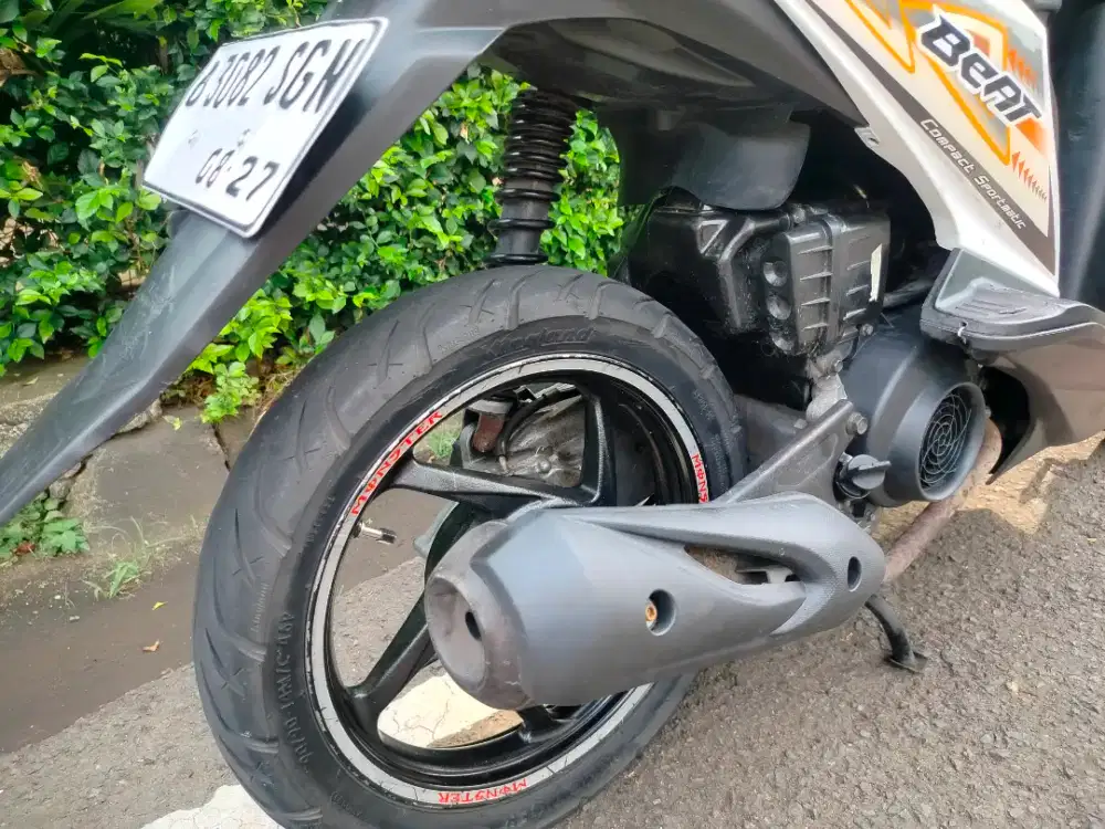 Honda beat 20011 putih