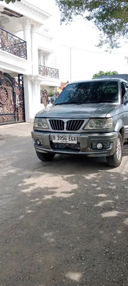 Jual Mobil Mitsubishi  Kuda Grandia 2.0 MPI AT