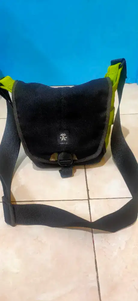 Tas slempang Crumpler