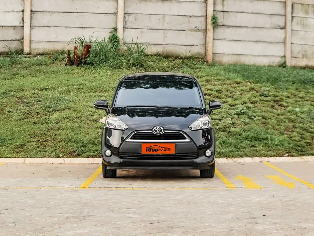 TOYOTA SIENTA V 1.5 A/T 2018