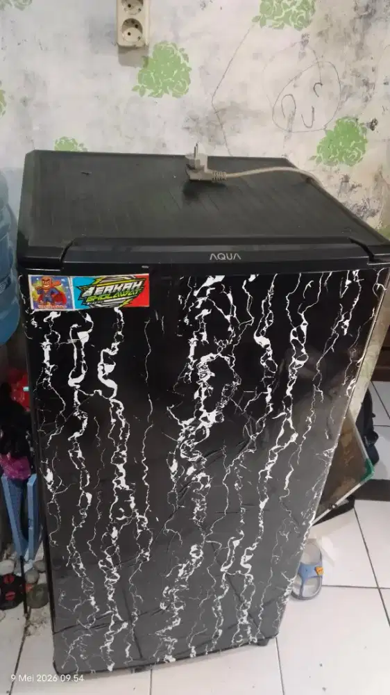 Kulkas 1 Pintu Merk Aqua