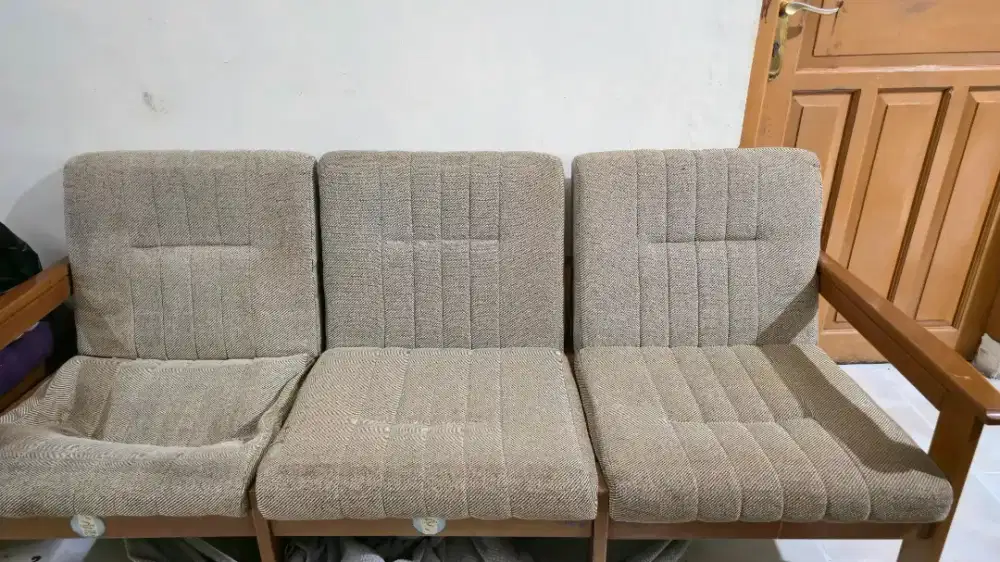 KURSI SOFA 3 DUDUKAN KAYU KOKOH