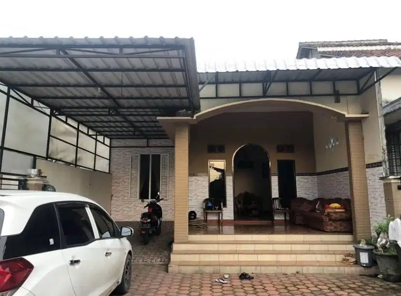 Dijual rumah sangat strategis