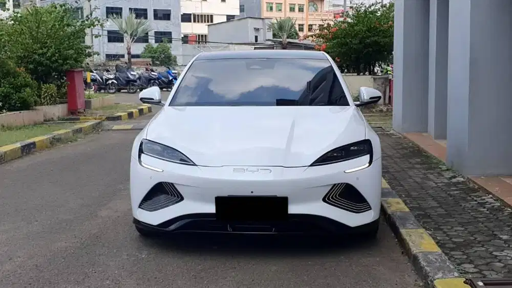 Low Km.6rb BYD Seal Performance 3.8s AWD Fullspec AT Aurora white 2024
