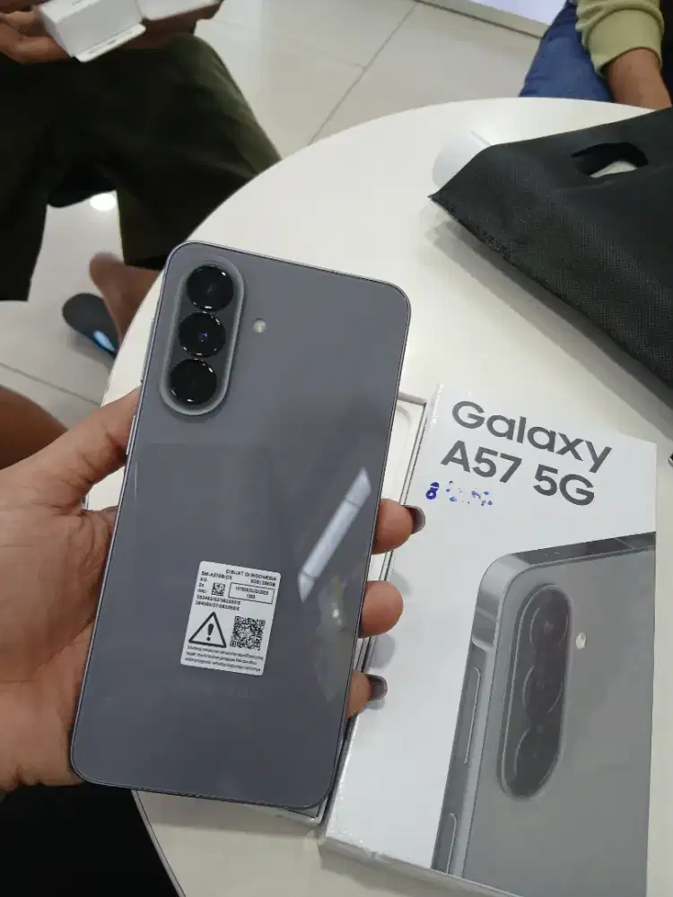 Samsung A57 5g 8/256gb