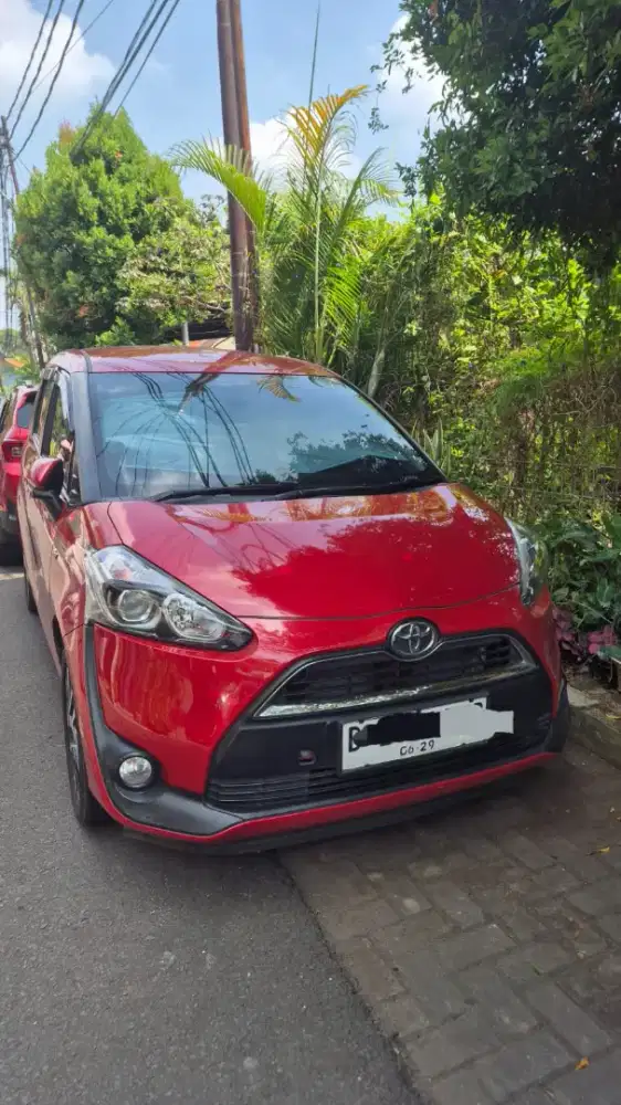 Sienta Merah 2019