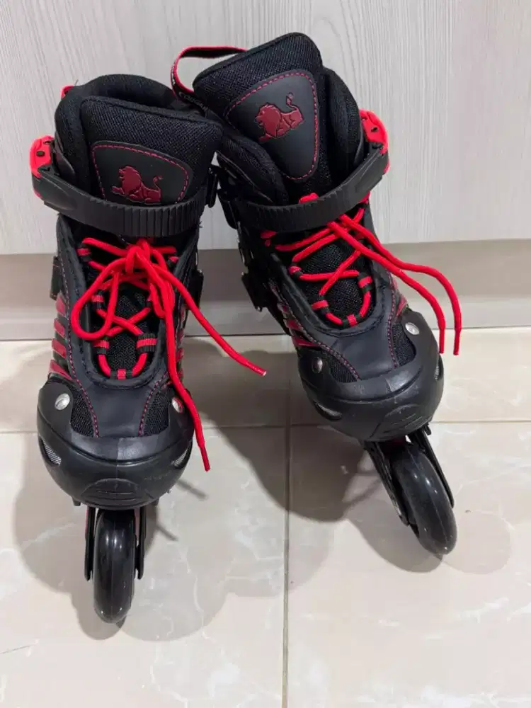 Sepatu roda inline skate Caugar