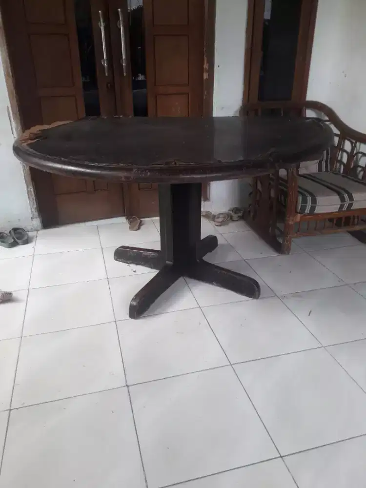 Meja bulat murah bonus bingkai lukisan