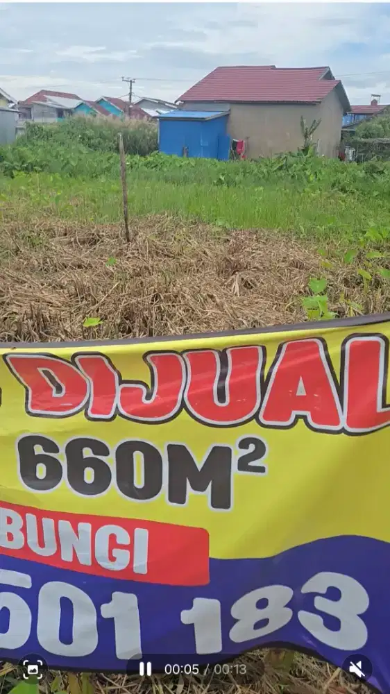 Luas tanah dilapangan +- 1000 dijual harga surat aja 660