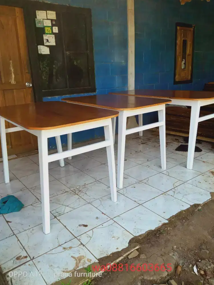 Meja makan dan cafe