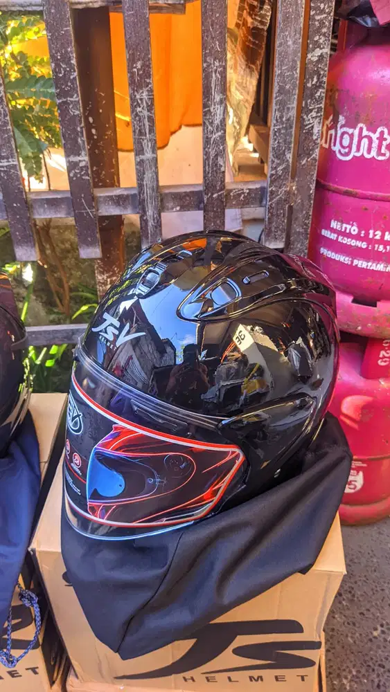 Helm Tsr/Jsv copy ar*i