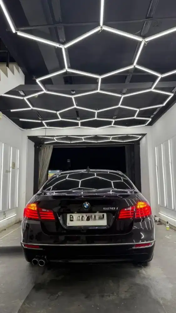 Dijual Mobil BMW 528i F10 2014 Seri 5