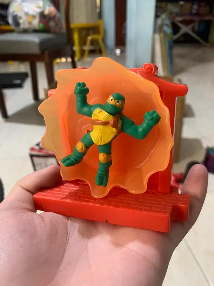 Mainan ninja turtle