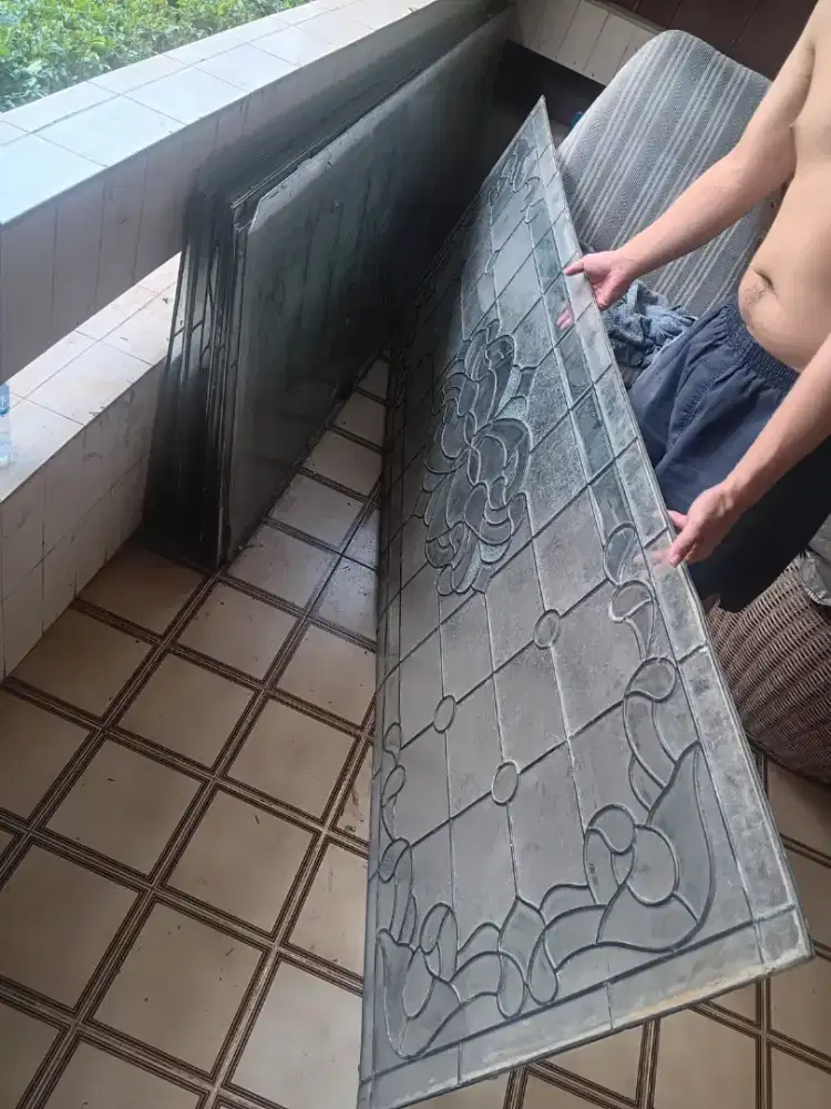 kaca patri tinggi 2 meter