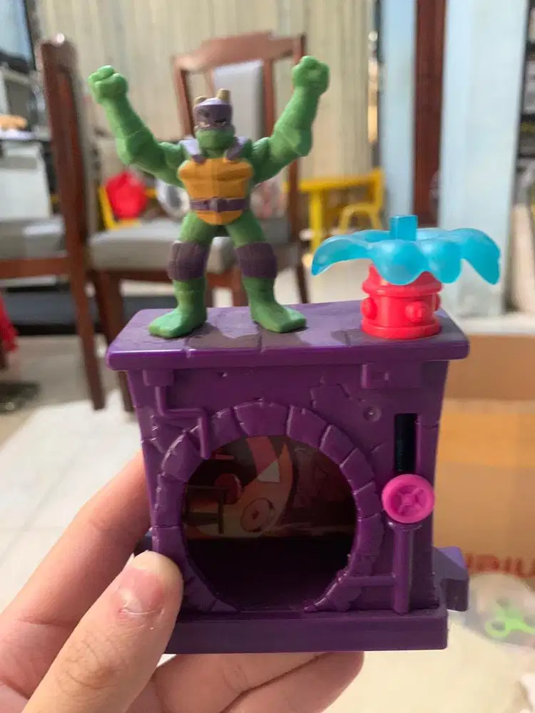 Mainan ninja turtle
