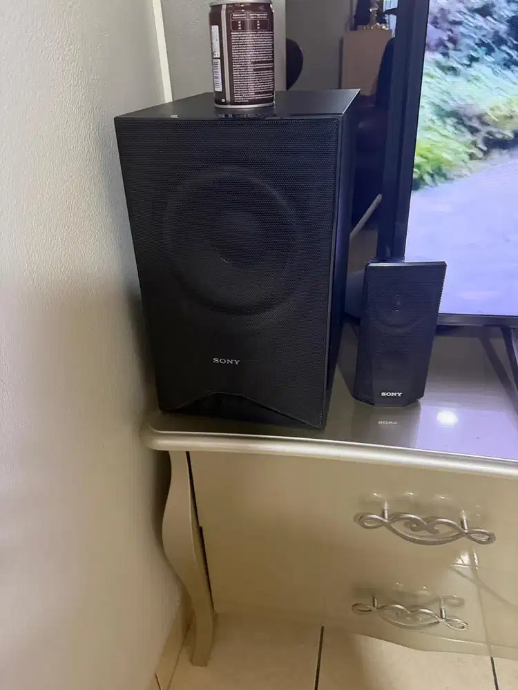 Satu set hone thater sony