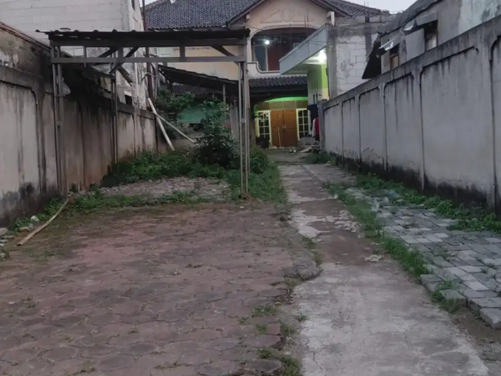 Dijual Lahan 700 Meter Bonus 2 Unit Bangunan Rumah Akses Mobil